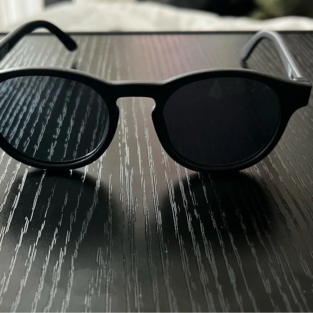 KITH Collaboration | Kids Polarized Sunglasses | Ages 3-5 | With Case - Picture 4 of 6